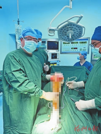 仁心仁术敬佑生命 用心用情守护健康
