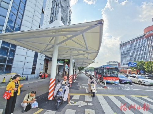 福州5处路口新添遮阳棚 福州5处路口新添遮阳棚